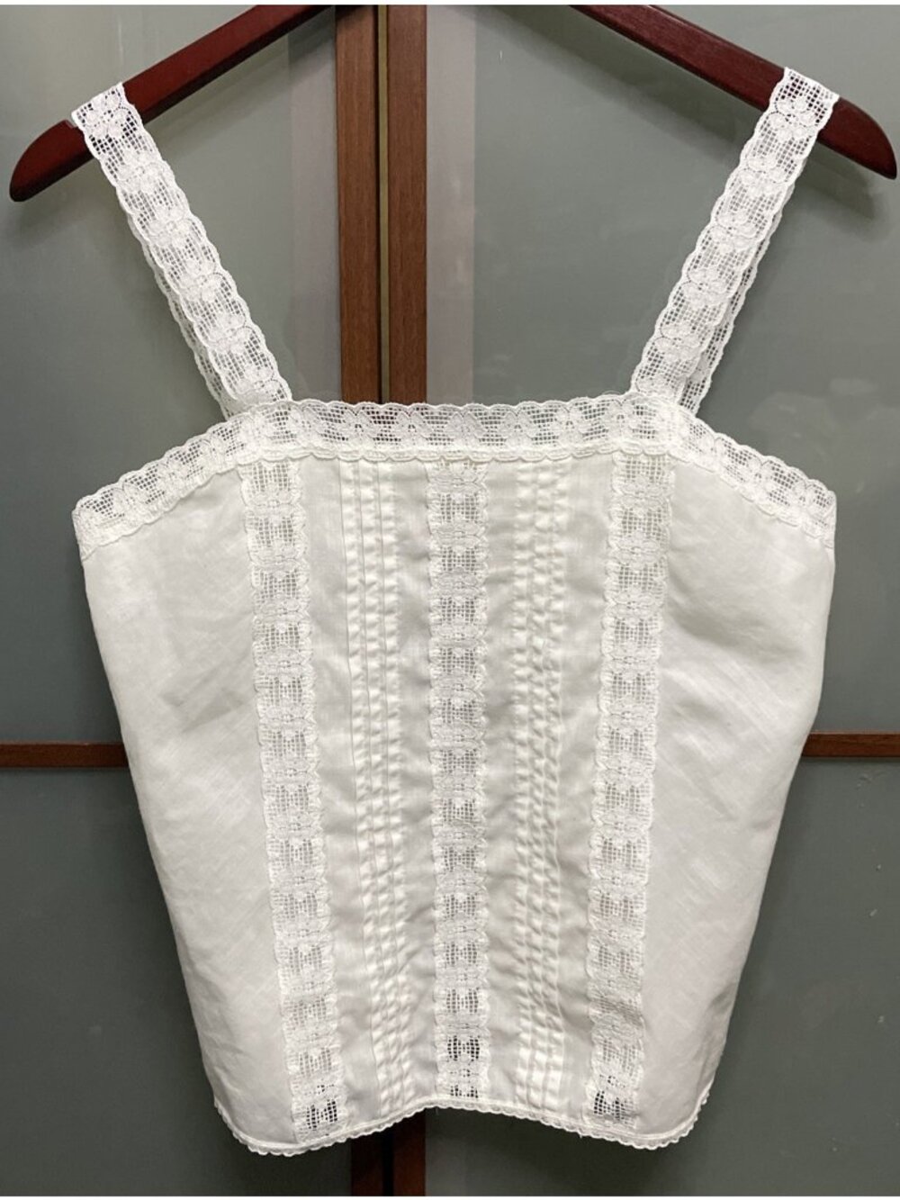 Deena Vintage 70s White Lace Trim Camisole Tank Top Size 32 Cottage Fairy Boho